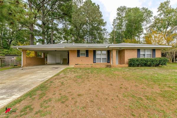 715 9th Street NW, Springhill, LA 71075