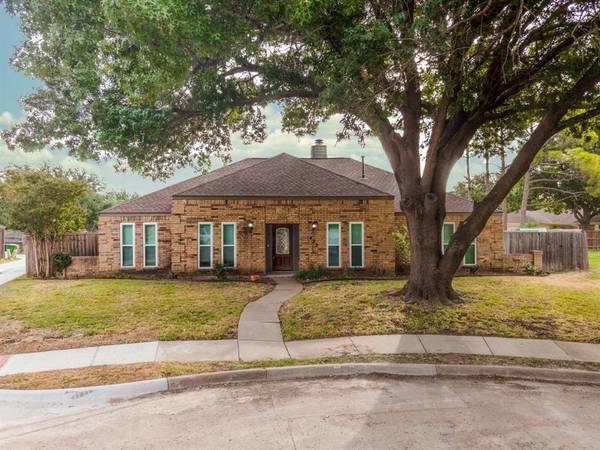 422 Ridgegate Place, Garland, TX 75040