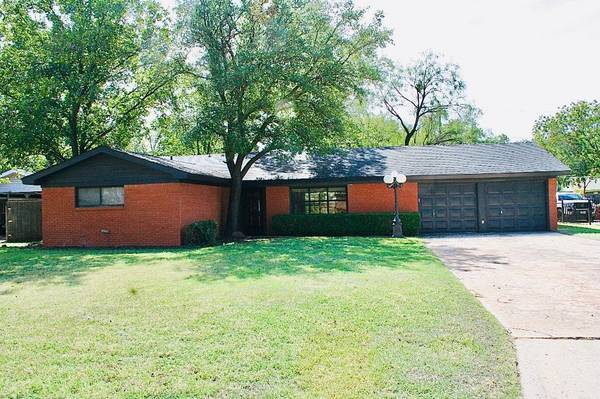 2073 River Oaks Circle, Abilene, TX 79605