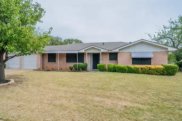 1436 Brookside Drive, Hurst, TX 76053