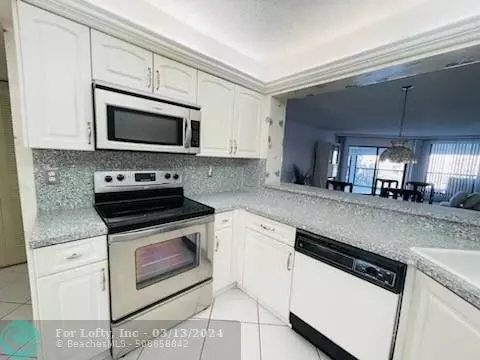 Tamarac, FL 33321,7574 Fairfax Dr  #310