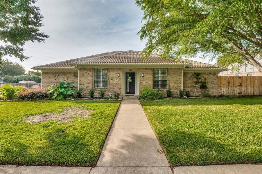 212 Stanford Drive, Bedford, TX 76021