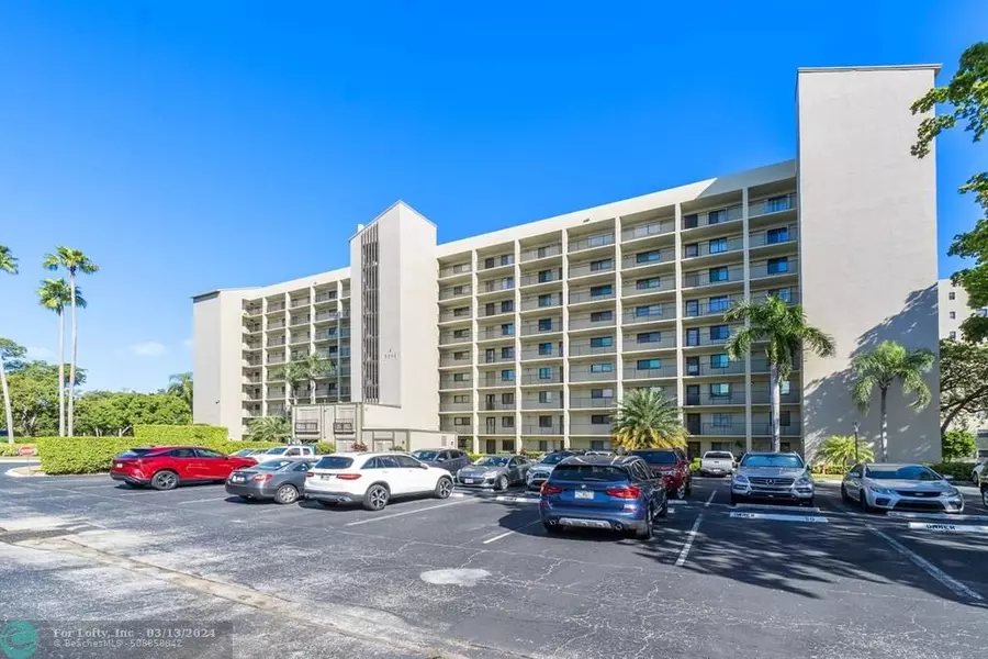 2205 S Cypress Bend Dr  #408, Pompano Beach, FL 33069