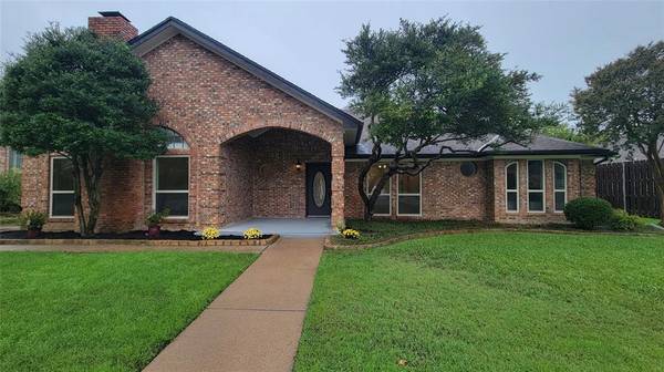 3717 Edgewater Drive, Bedford, TX 76021