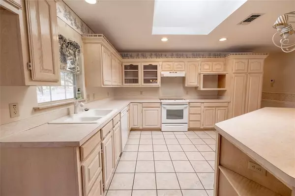 Granbury, TX 76048,639 S Rough Creek Court