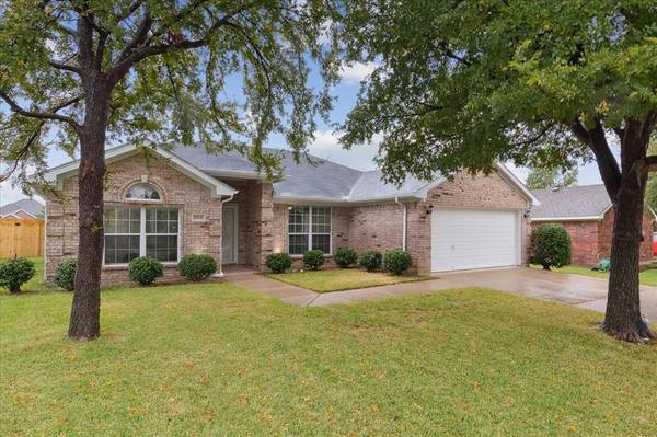 608 Sunfish Drive, Crowley, TX 76036