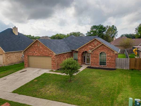 405 Centennial Avenue,  Ennis,  TX 75119