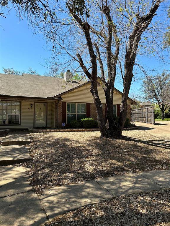 3015 Clover Lane, Euless, TX 76039