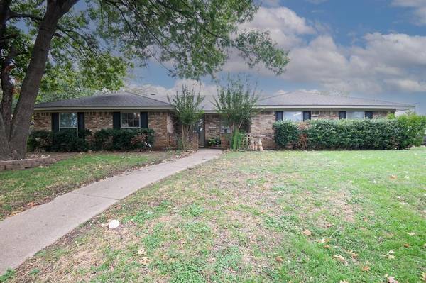 441 Gingerbread Lane,  Waxahachie,  TX 75165