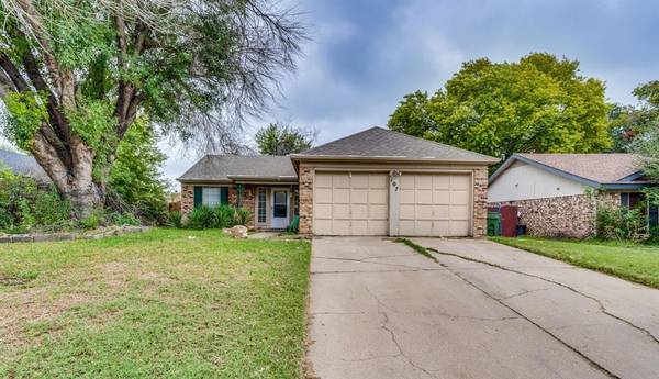 107 Juniper Drive, Arlington, TX 76018