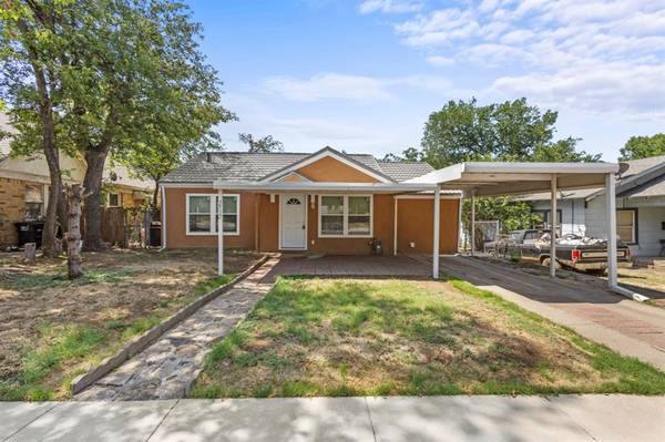 2932 Purington Avenue, Fort Worth, TX 76103