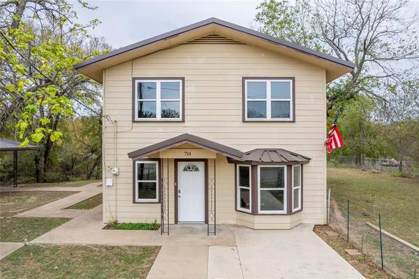 714 Paluxy Street,  Glen Rose,  TX 76043