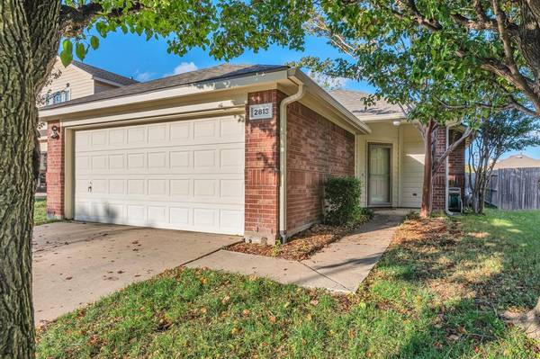 2813 Coyote Ridge Drive, Fort Worth, TX 76244