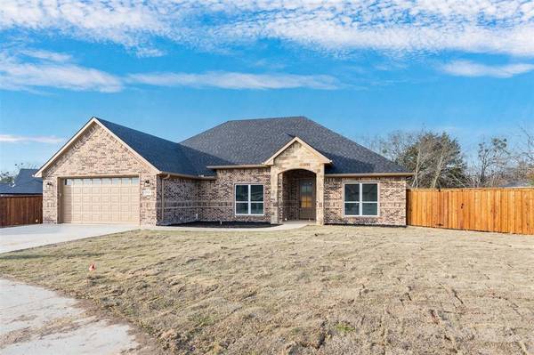 533 Limestone Circle, Mabank, TX 75147