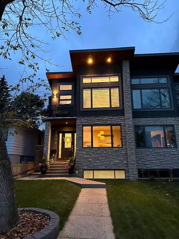 Calgary, AB T3E 2Y4,2809 35 ST SW