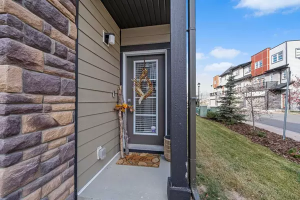 Calgary, AB T3H 1W7,302 Wentworth ROW SW