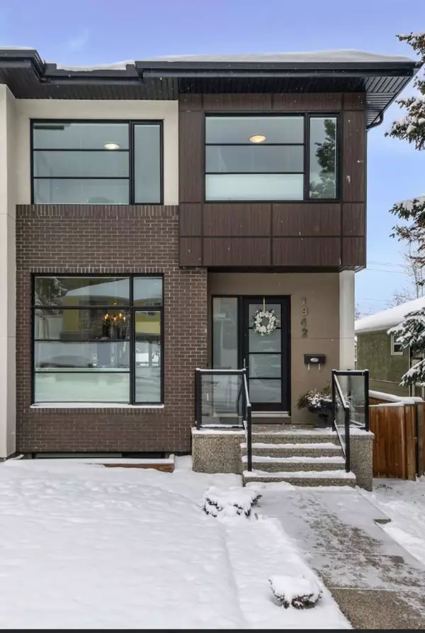 Calgary, AB T2T 1K1,1942 28 AVE SW