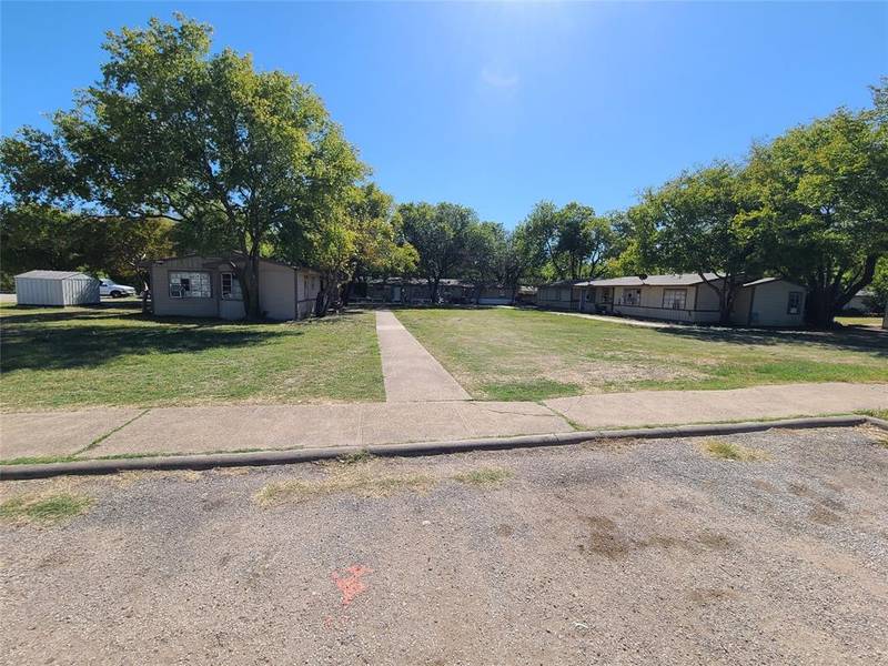 1407 Turner Parkway, Grand Prairie, TX 75051