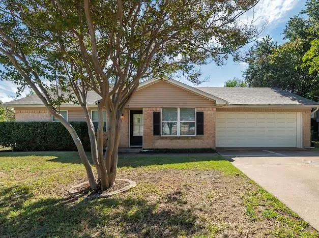 745 Briarwood Lane, Hurst, TX 76053