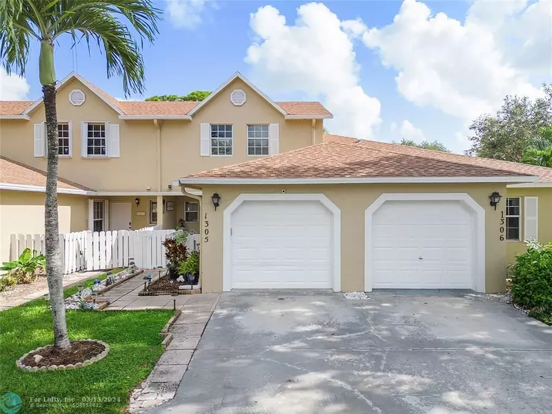 1305 Maplewood Drive, Greenacres, FL 33415