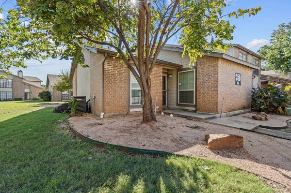 350 W Harwood Road #A, Hurst, TX 76054