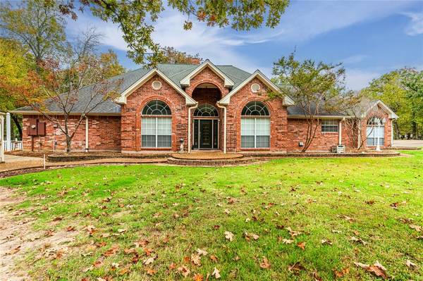 305 Red Oak Lane, Powderly, TX 75473