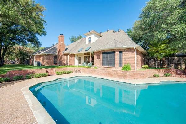 309 Wingate Court, Hurst, TX 76054