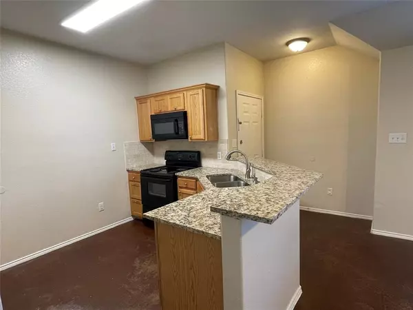 Weatherford, TX 76087,111 Sunburst Court #111-117