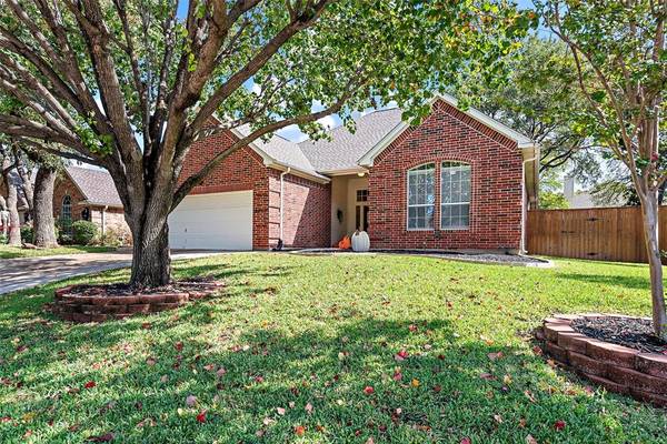 2608 Briargrove Drive, Hurst, TX 76054