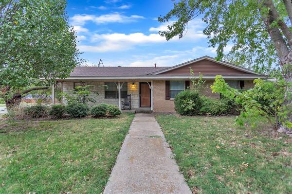 306 Normandy Drive, Van Alstyne, TX 75495