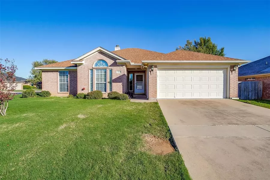 1040 Winepress Road, Burleson, TX 76028