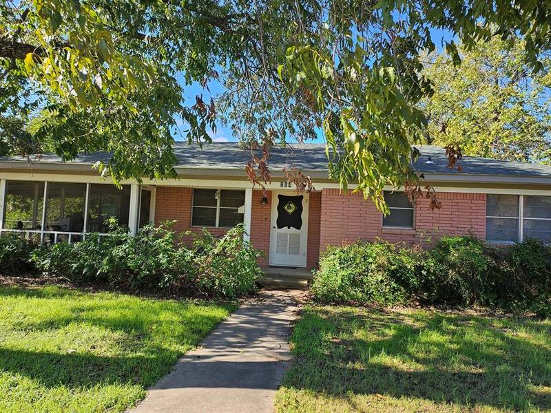 204 N Erath, Meridian, TX 76665