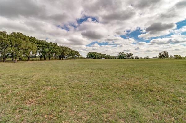 2545 County Rd 201, Gainesville, TX 76240