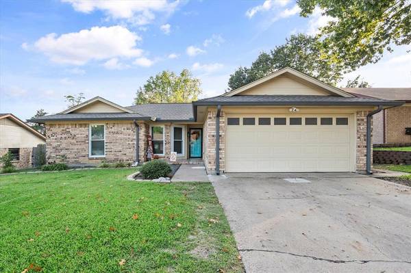 6512 Alta Vista Drive, Watauga, TX 76148