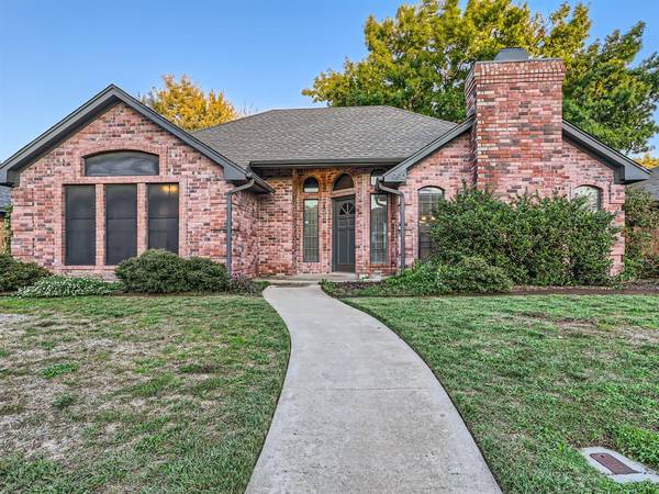 950 Cassion Drive, Lewisville, TX 75067