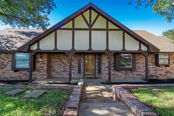 1201 W David Avenue, Decatur, TX 76234