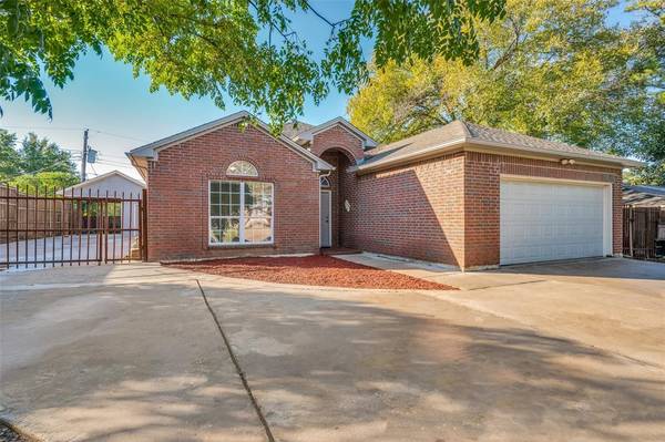 421 Vicki Place, Hurst, TX 76053