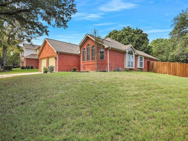 4817 Misty Ridge Drive, Fort Worth, TX 76137