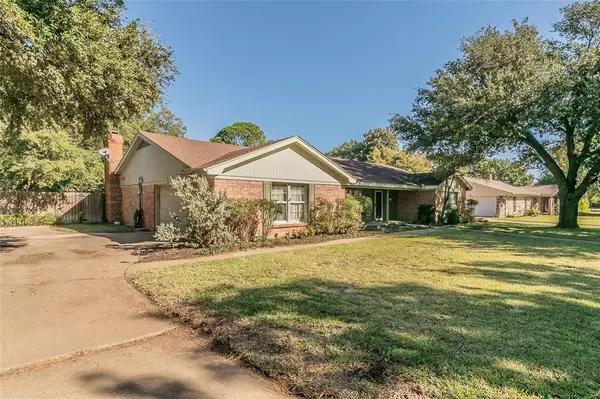 Hurst, TX 76054,208 Brookview Drive