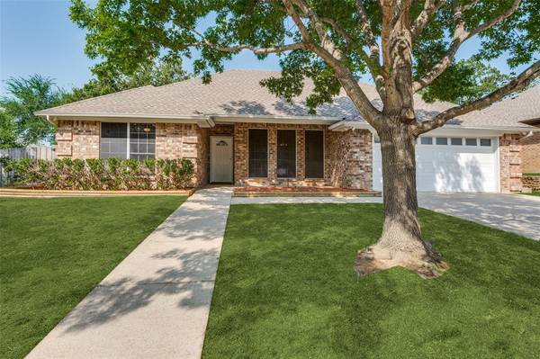 9301 Weeping Willow Drive, North Richland Hills, TX 76182