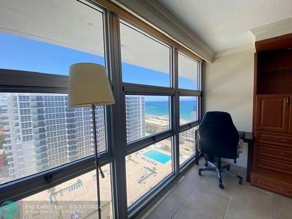 Pompano Beach, FL 33062,525 N Ocean Blvd  #1816