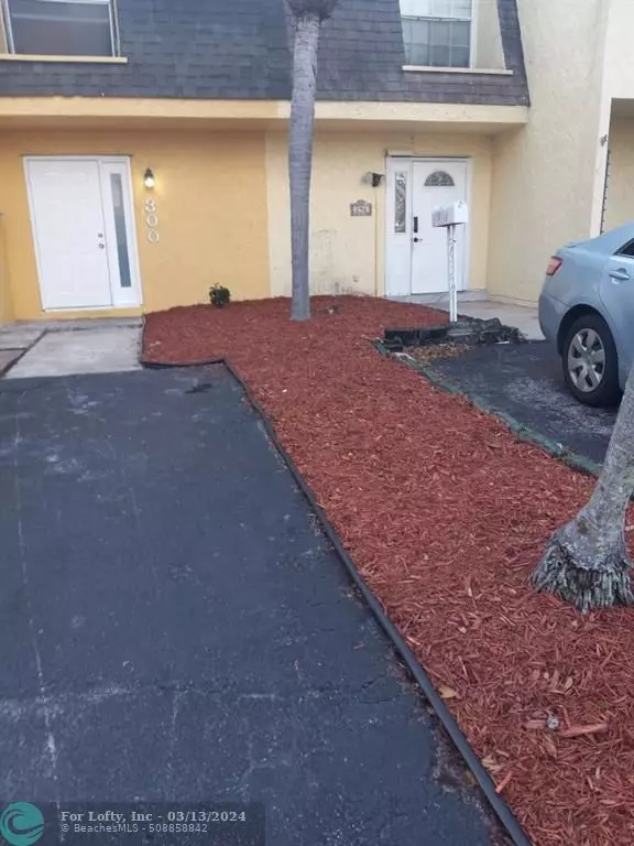 Coconut Creek, FL 33066,300 Sunshine Dr #300