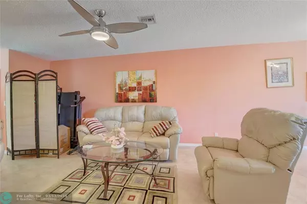 Deerfield Beach, FL 33442,2280 W Discovery Cir W  #2280