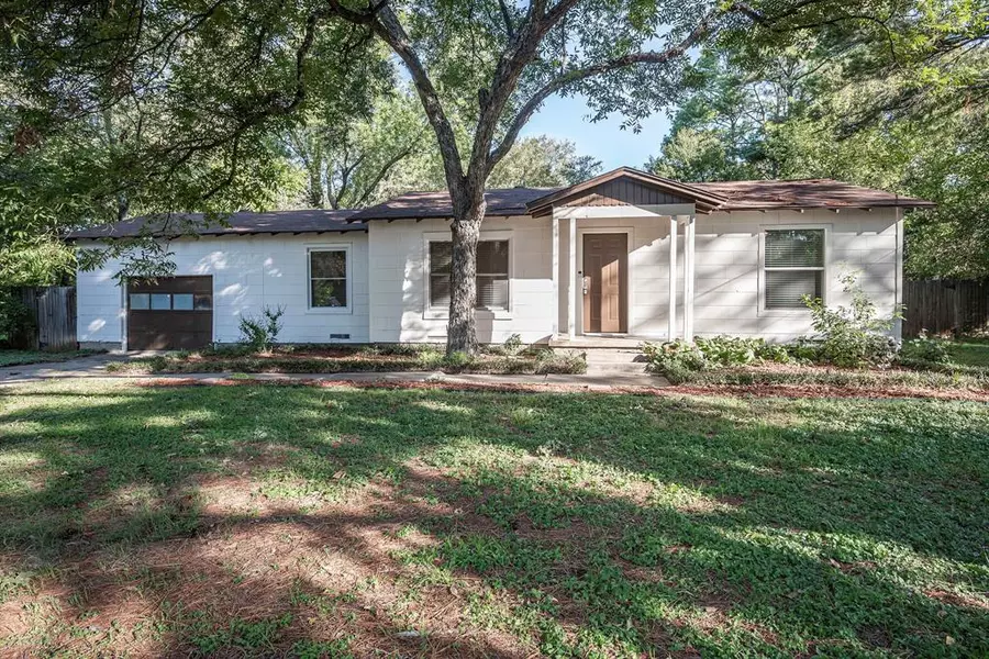 2107 Pecandale Drive, Arlington, TX 76013