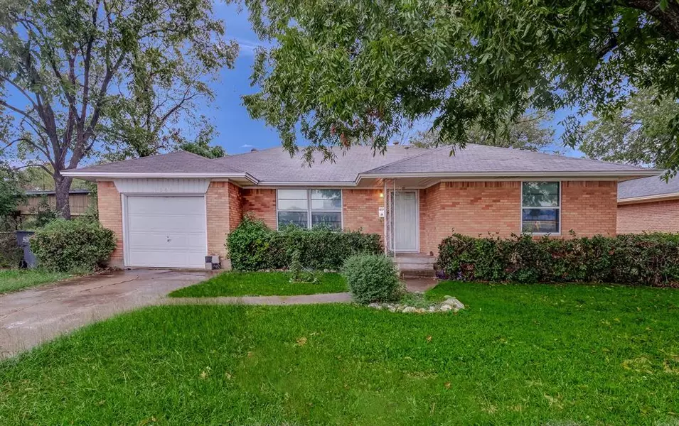 1506 Carol Avenue, Lancaster, TX 75134