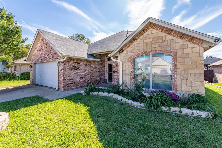 5936 Harrison Way, Watauga, TX 76148