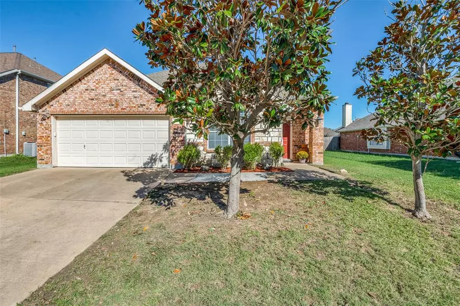 1348 Lake Forest Drive, Grand Prairie, TX 75052