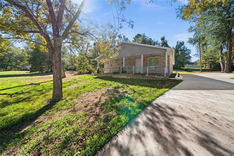 501 W Henderson Street, Overton, TX 75684