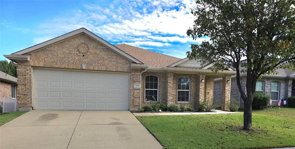 1050 Warbler Lane, Aubrey, TX 76227