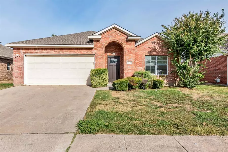 2718 Sun Rise Lane, Grand Prairie, TX 75052